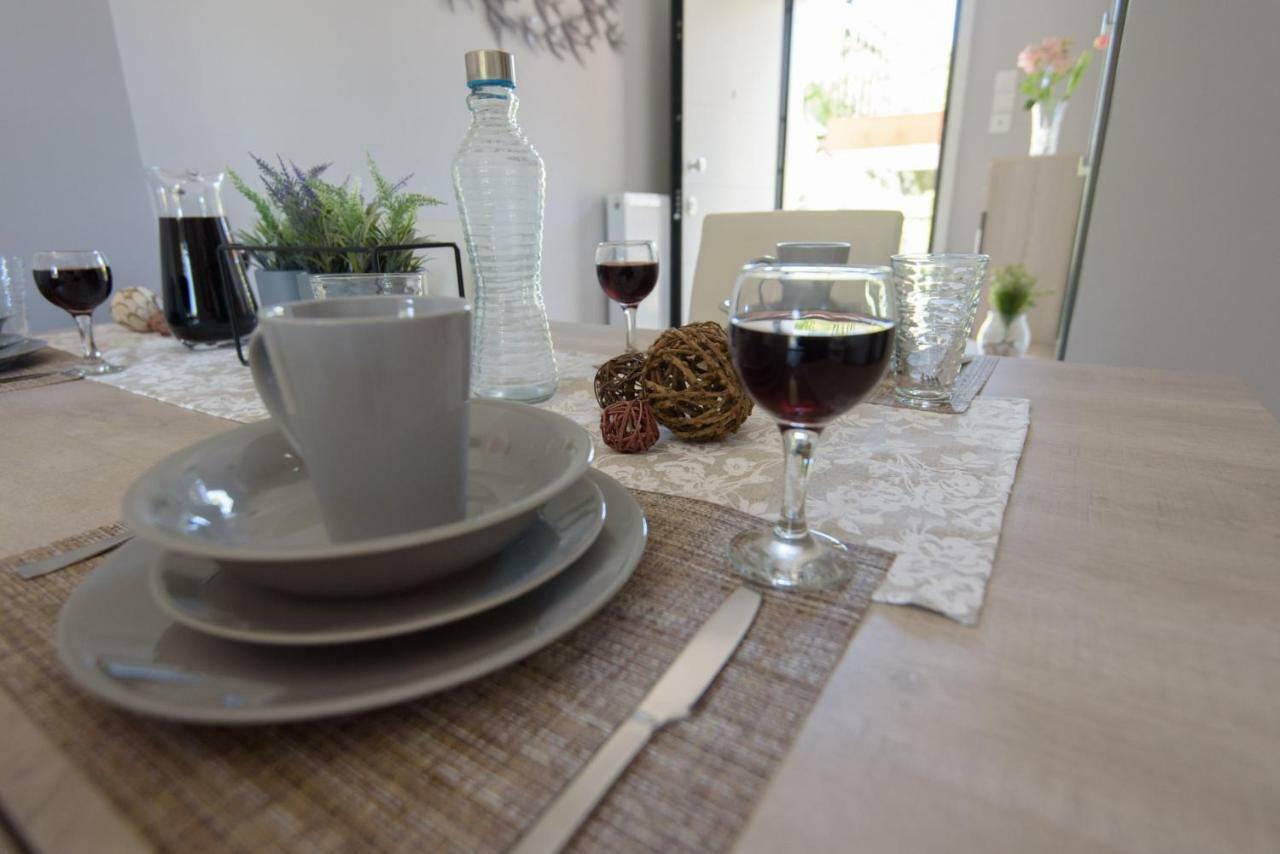Andriana' S Apartment Agia Paraskevi أثينا المظهر الخارجي الصورة